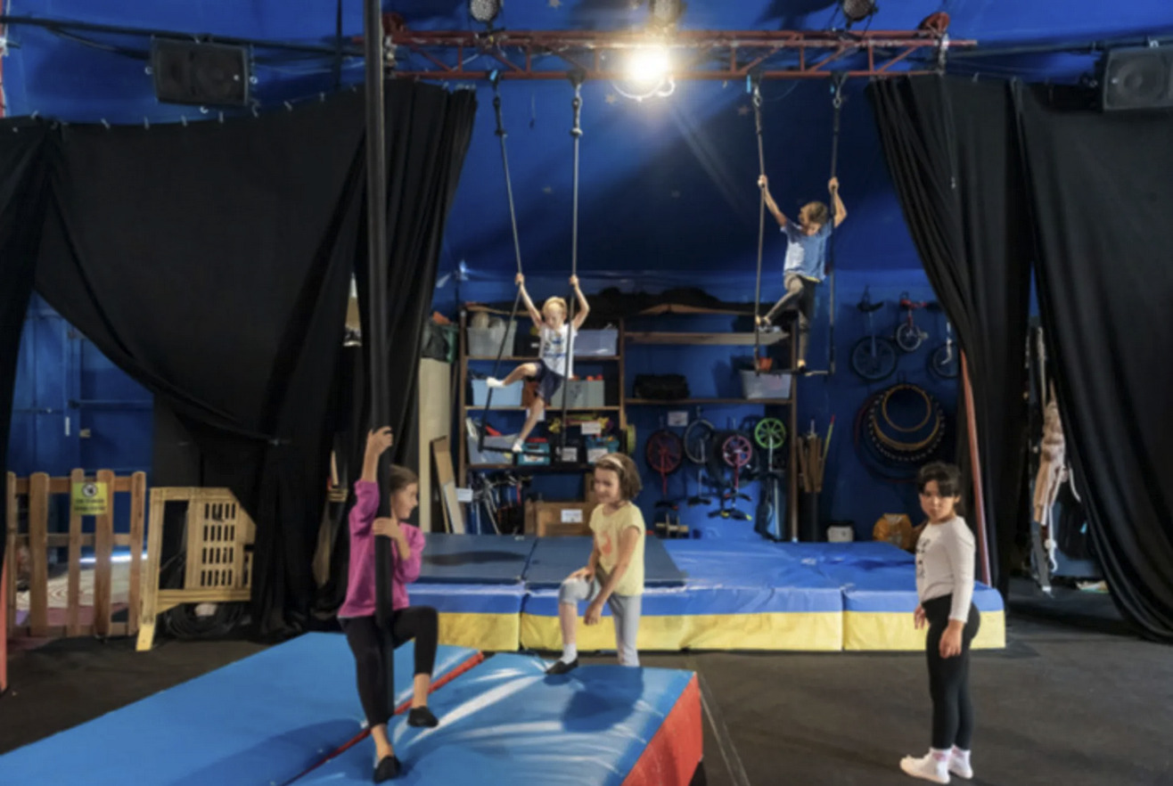 Stage de cirque cet été au Chapiteau Méli Mélo (1/1)